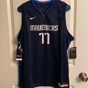 NWT Nike Youth Luka Doncic Jersey